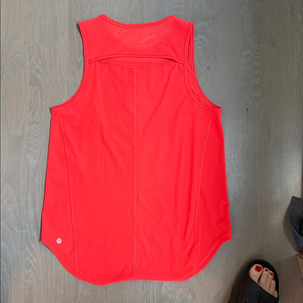 Lululemon Sculpt Flare Tank, Cut out back & Mesh EUC - Picture 12 of 14